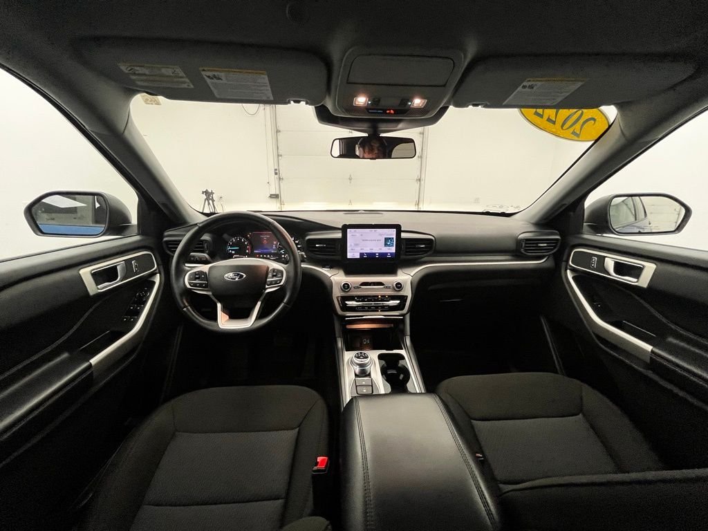 Used 2022 Blue Metallic Ford XLT image 4