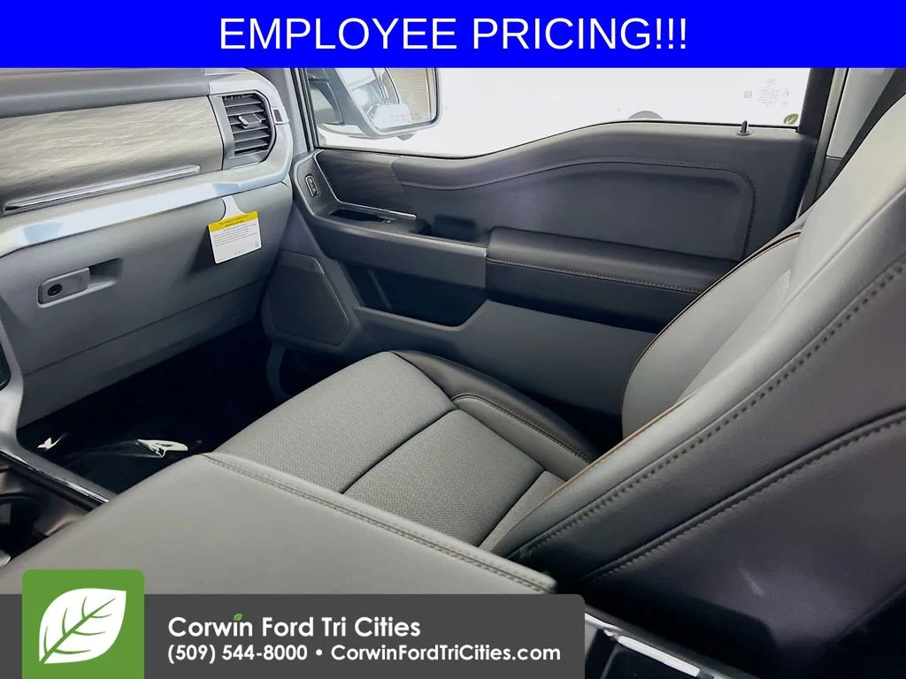 New 2026 Star White Metallic Tri-Coat Ford Lariat image 28