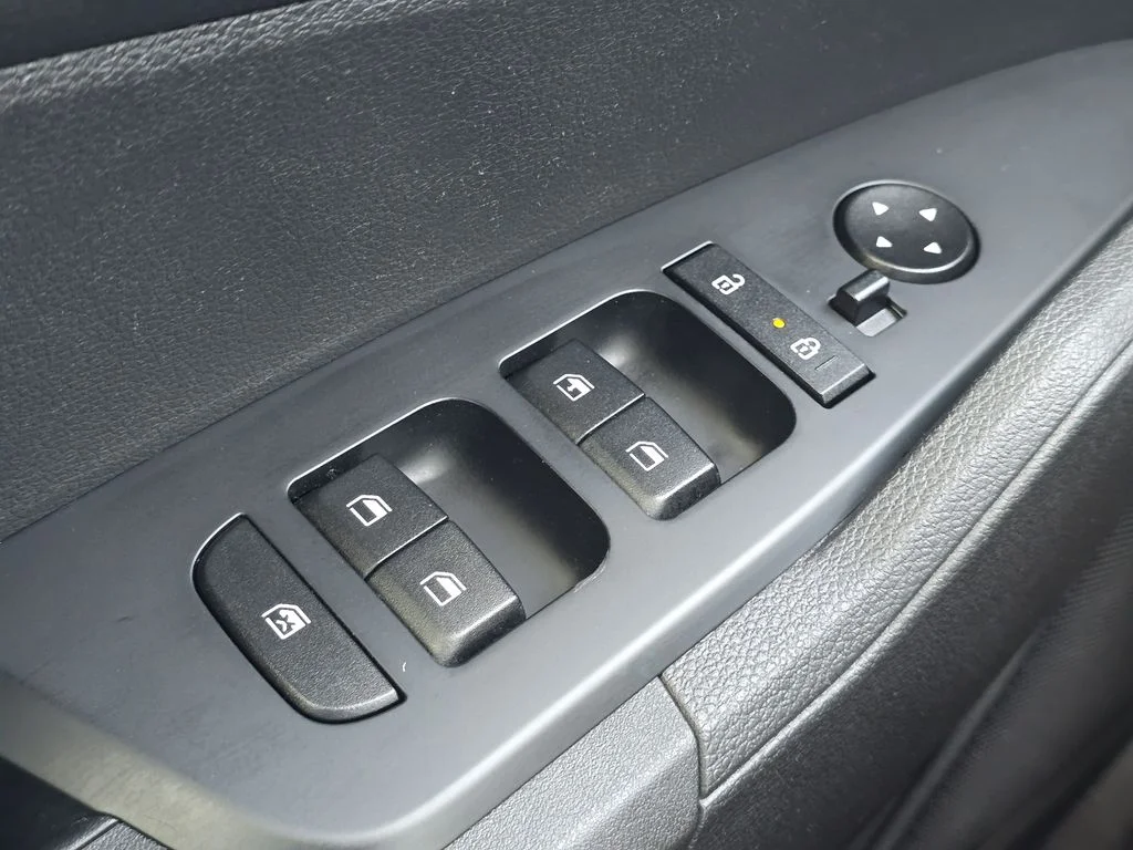 Used 2025 Steel Gray Kia LX image 21