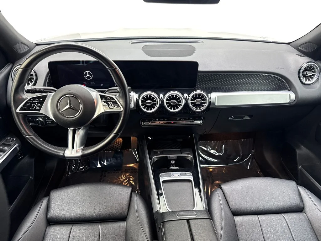 Used 2025 White Mercedes-Benz GLB 250 image 48