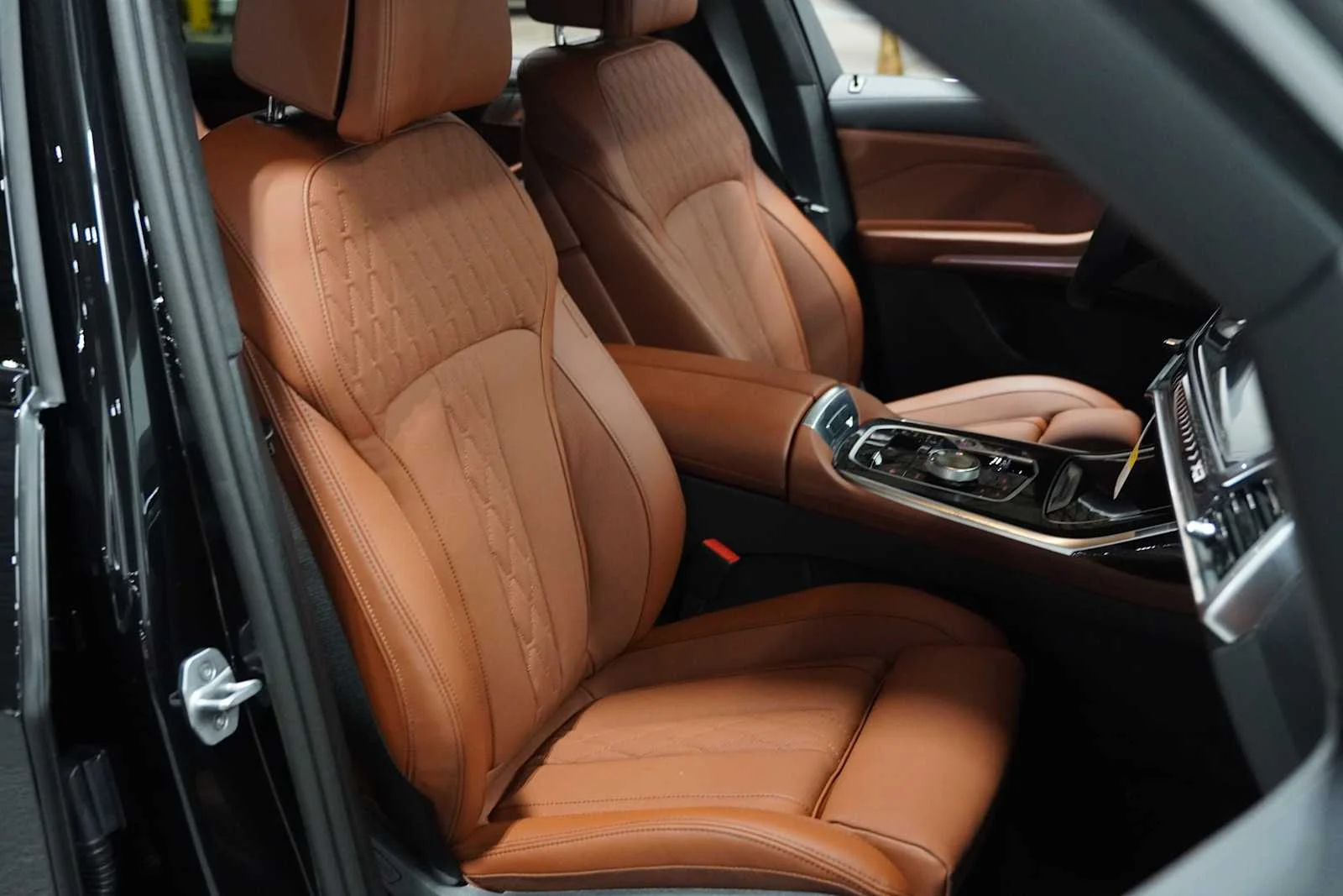 New 2027 Black Sapphire Metallic BMW xDrive40i image 9