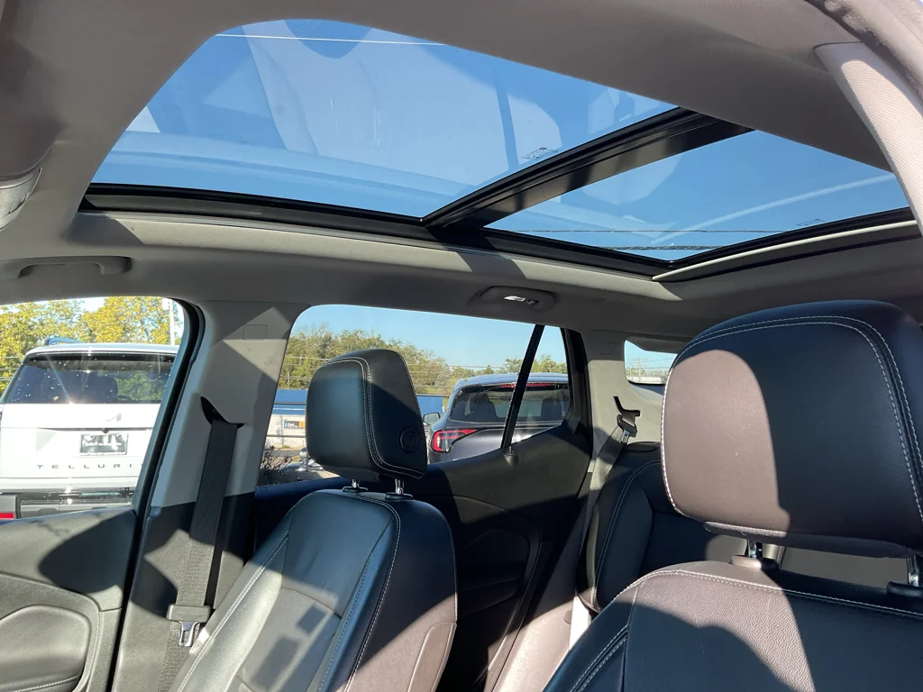 Used 2022 Summit White GMC SLT image 17