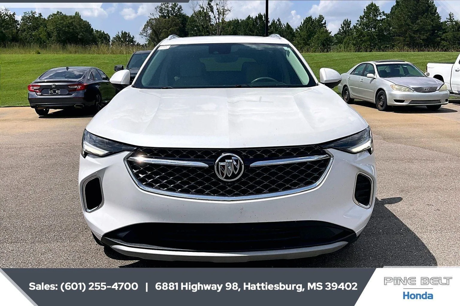 Used 2023 White Frost Tricoat Buick Avenir image 5