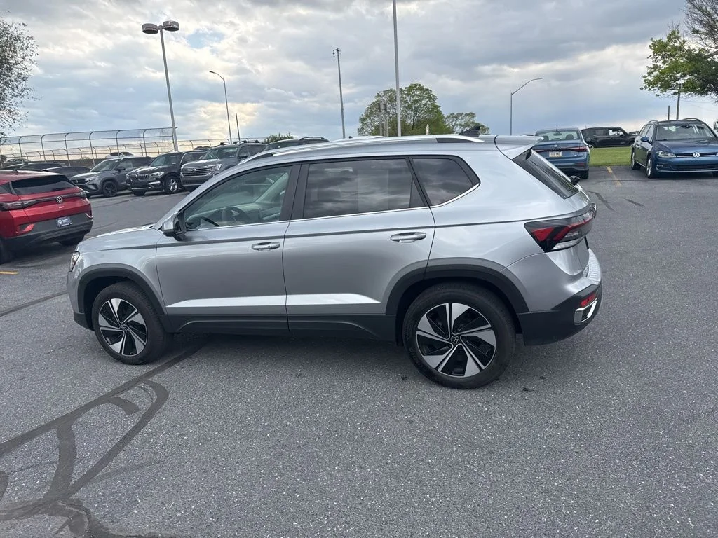 2025 Volkswagen Taos SE - Photo 14