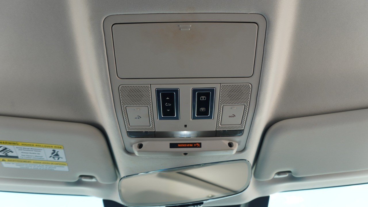 Used 2023 Green Land Rover S image 26