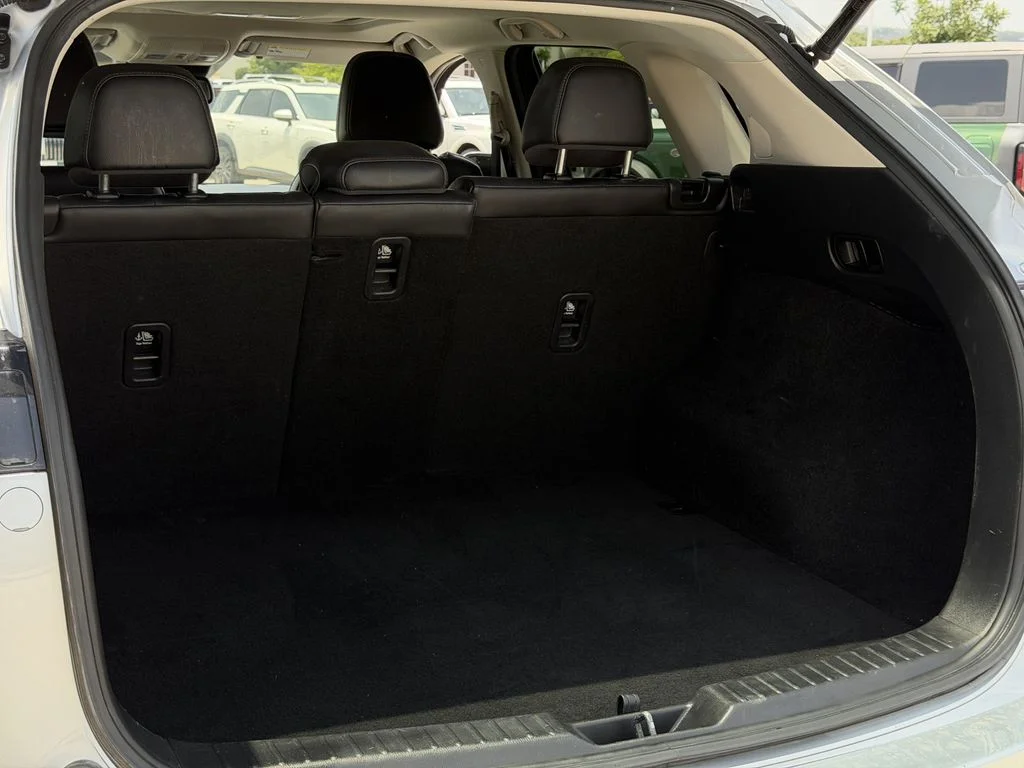 Used 2019 Silver Mazda Grand Touring image 29