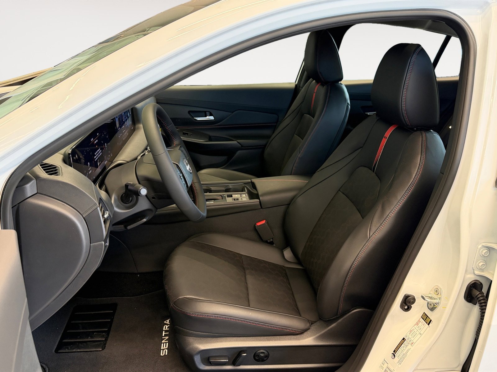 New 2026 Aspen White Tricoat Nissan SR image 23