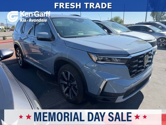 2025 Honda Pilot Touring AWD's photo
