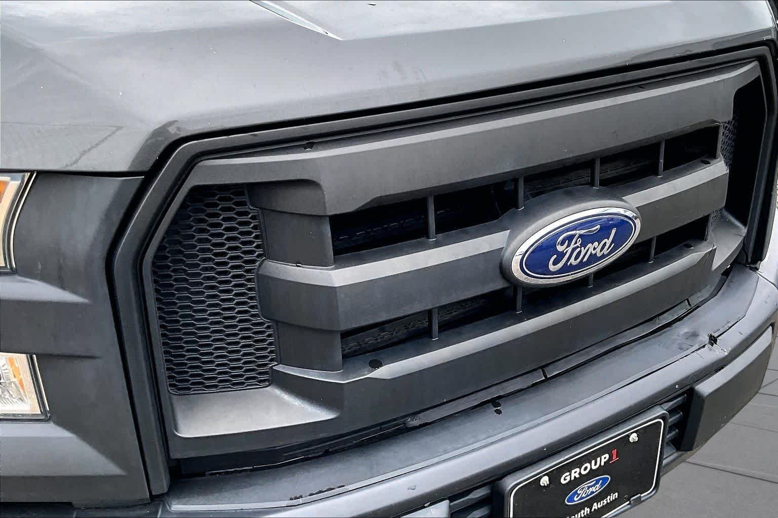 Used 2015 Magnetic Metallic Ford XL image 30