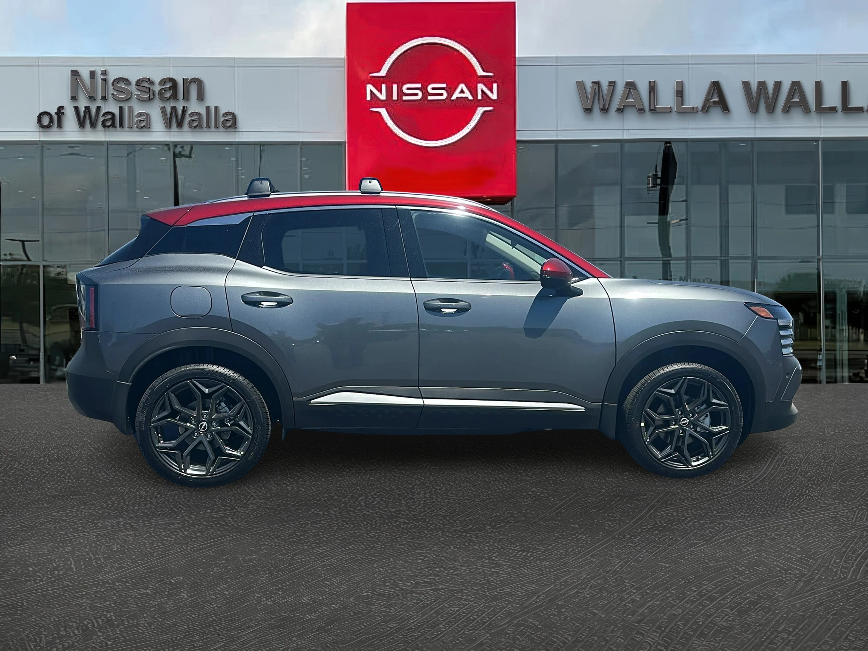 New 2026 Gun Metallic / Scarlet Ember Tintcoat Two-tone Nissan SR image 8