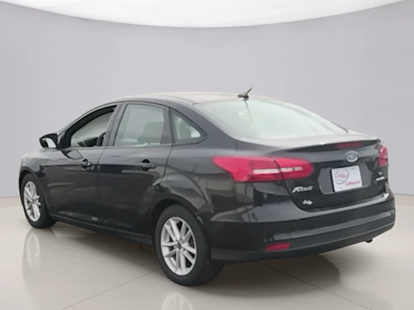 Used 2015 Black Ford SE image 3