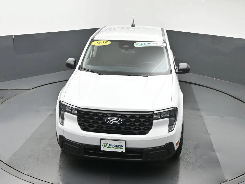 Used 2025 White Ford XL image 27