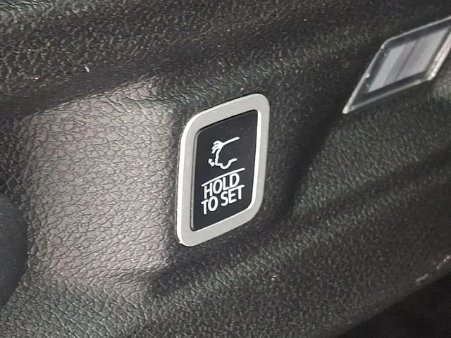 Certified Used 2023 White Jeep Limited image 28