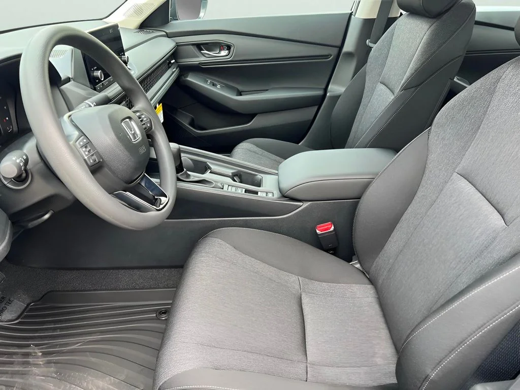 Used 2025 Urban Gray Pearl Honda SE image 12
