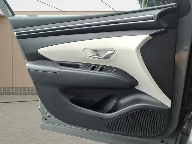 Used 2024 Gray Hyundai SEL image 30