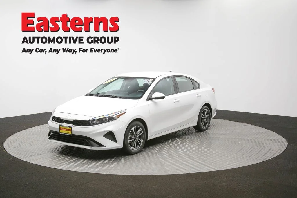 Used 2022 White Kia LXS image 50