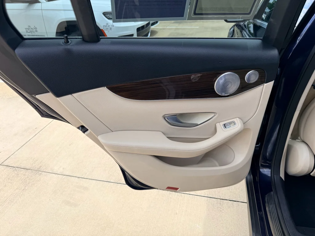 Used 2016 Lunar Blue Metallic Mercedes-Benz 300 image 24