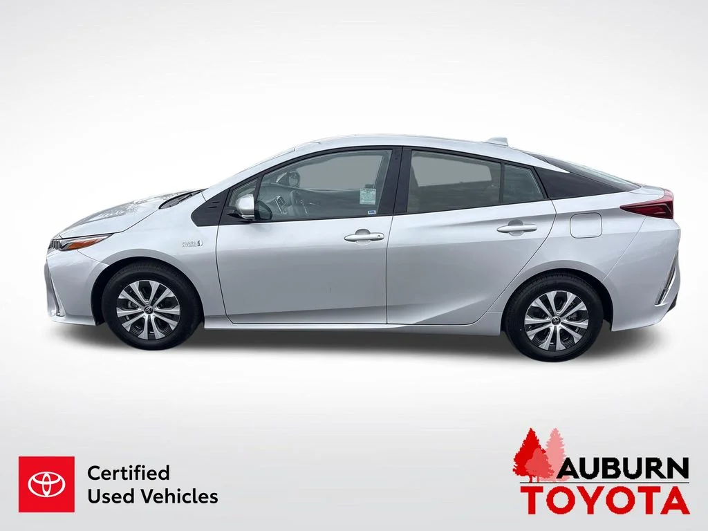 Certified Used 2020 Classic Silver Metallic Toyota LE image 5