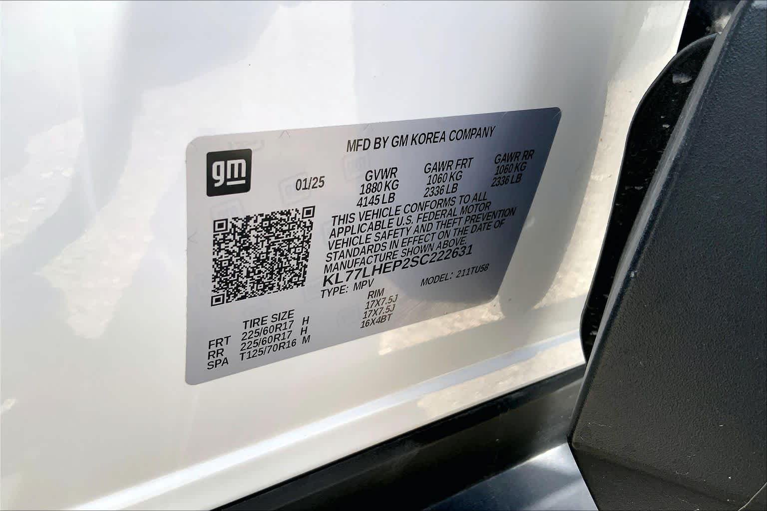 Used 2025 Summit White Chevrolet LT image 35