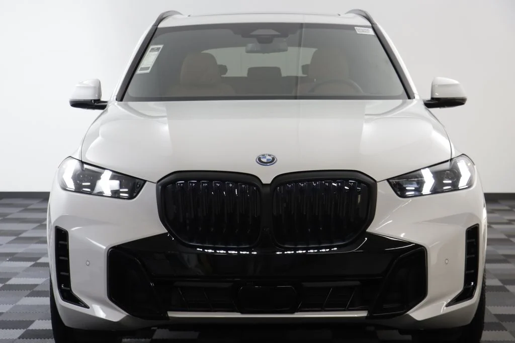 New 2026 White BMW xDrive50e image 23