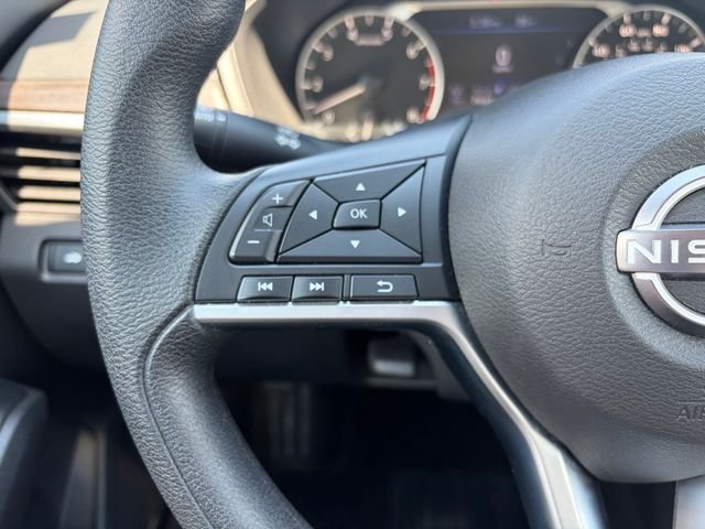 Used 2025 Super Black Nissan 2.5 SV image 6