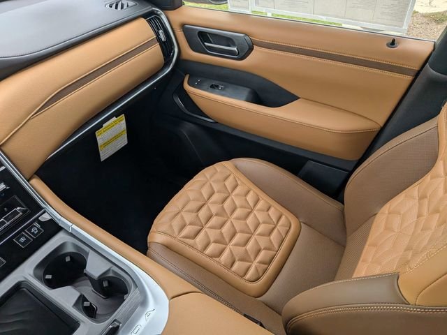 New 2026 Everest White TriCoat Nissan Platinum Reserve image 16