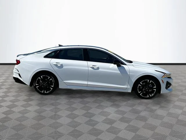 Used 2024 White Kia GT-Line image 8