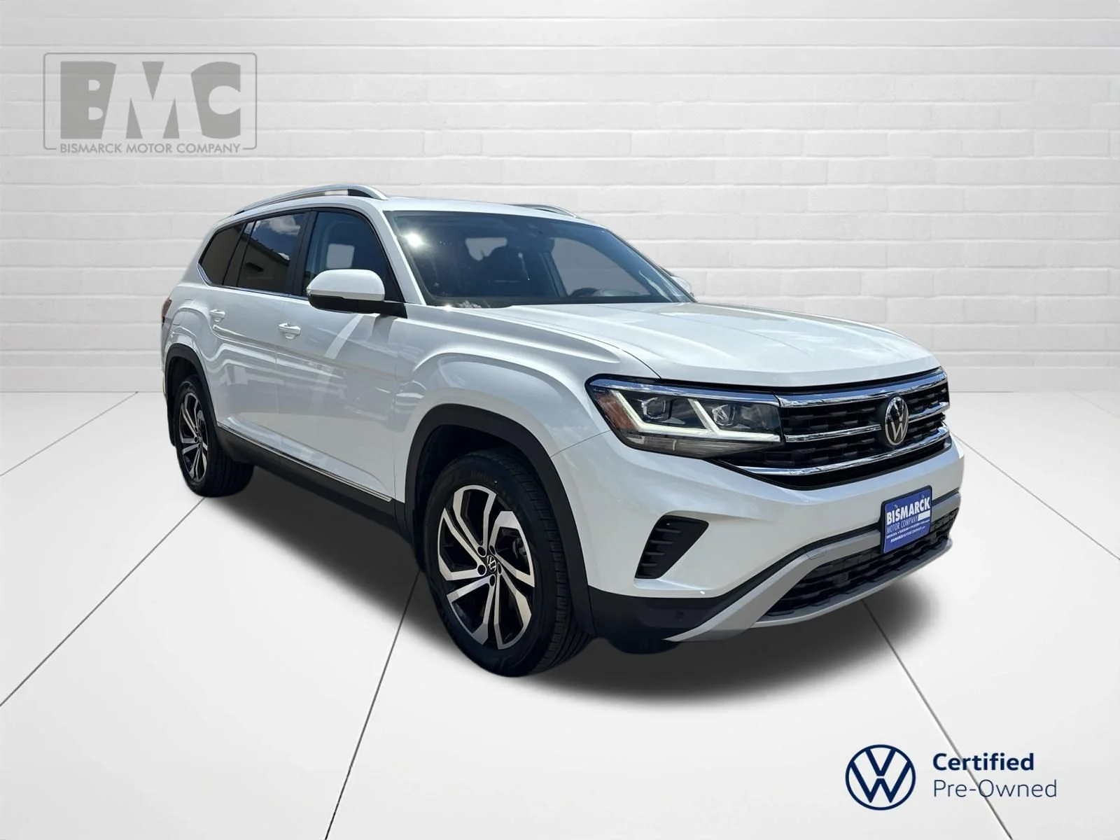 Used 2023 White Volkswagen SEL image 2