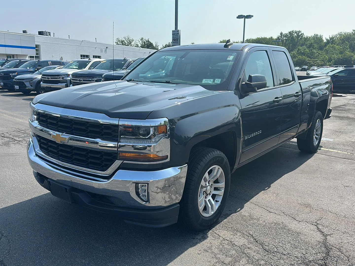 Used 2019 GRAPHITE METALLIC Chevrolet LT image 5