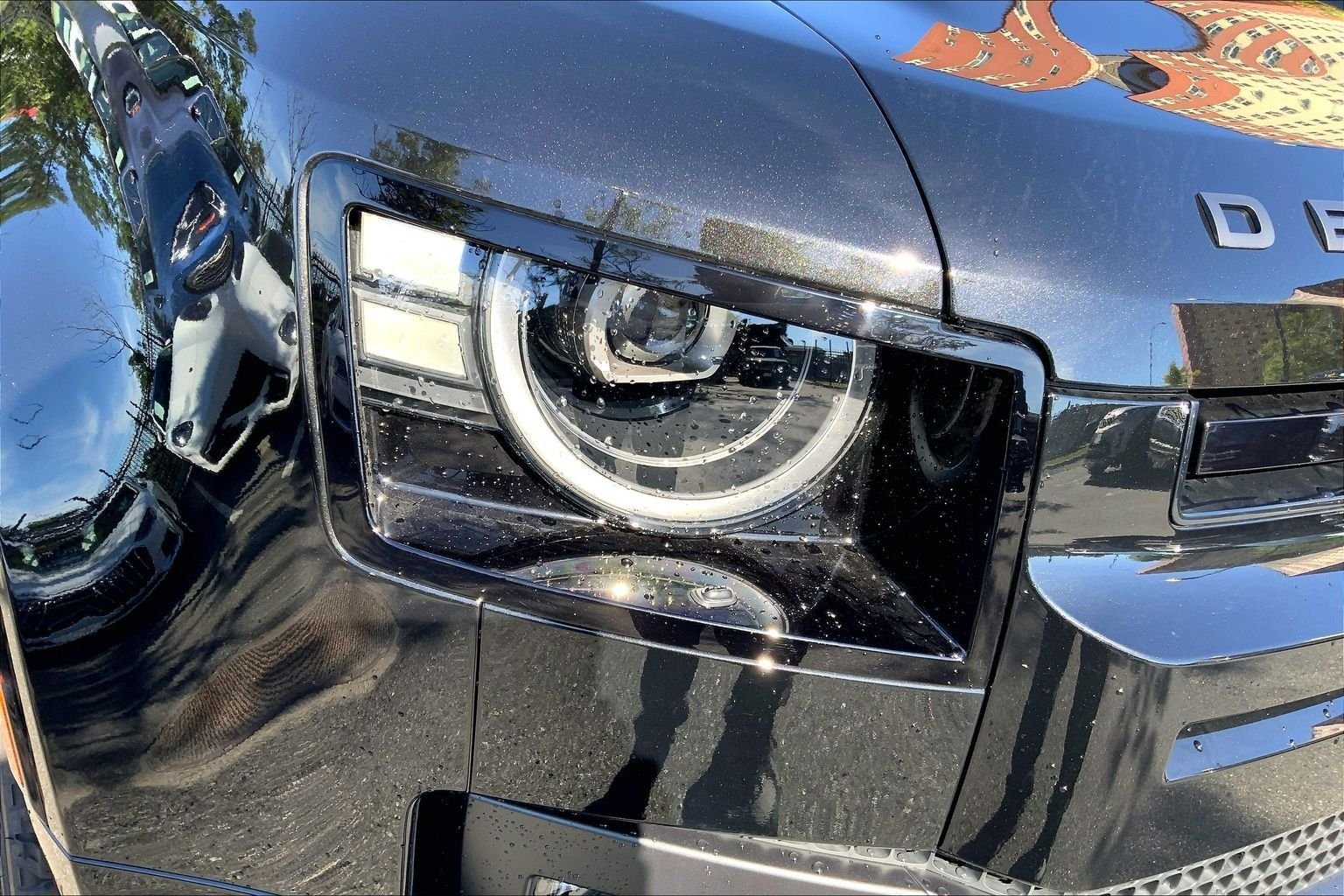 New 2026 Santorini Black Land Rover X-Dynamic SE image 13