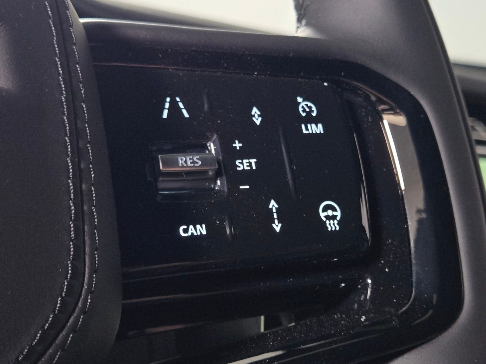 New 2026 Borasco Grey Land Rover Dynamic SE image 25