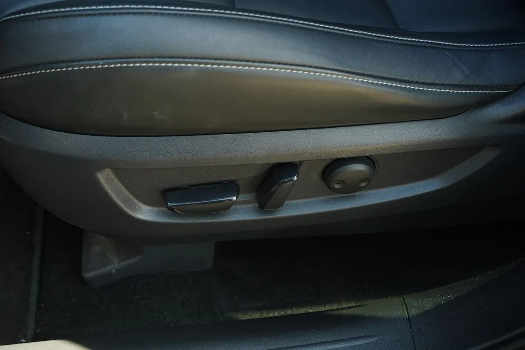 Used 2021 Black INFINITI LUXE image 6