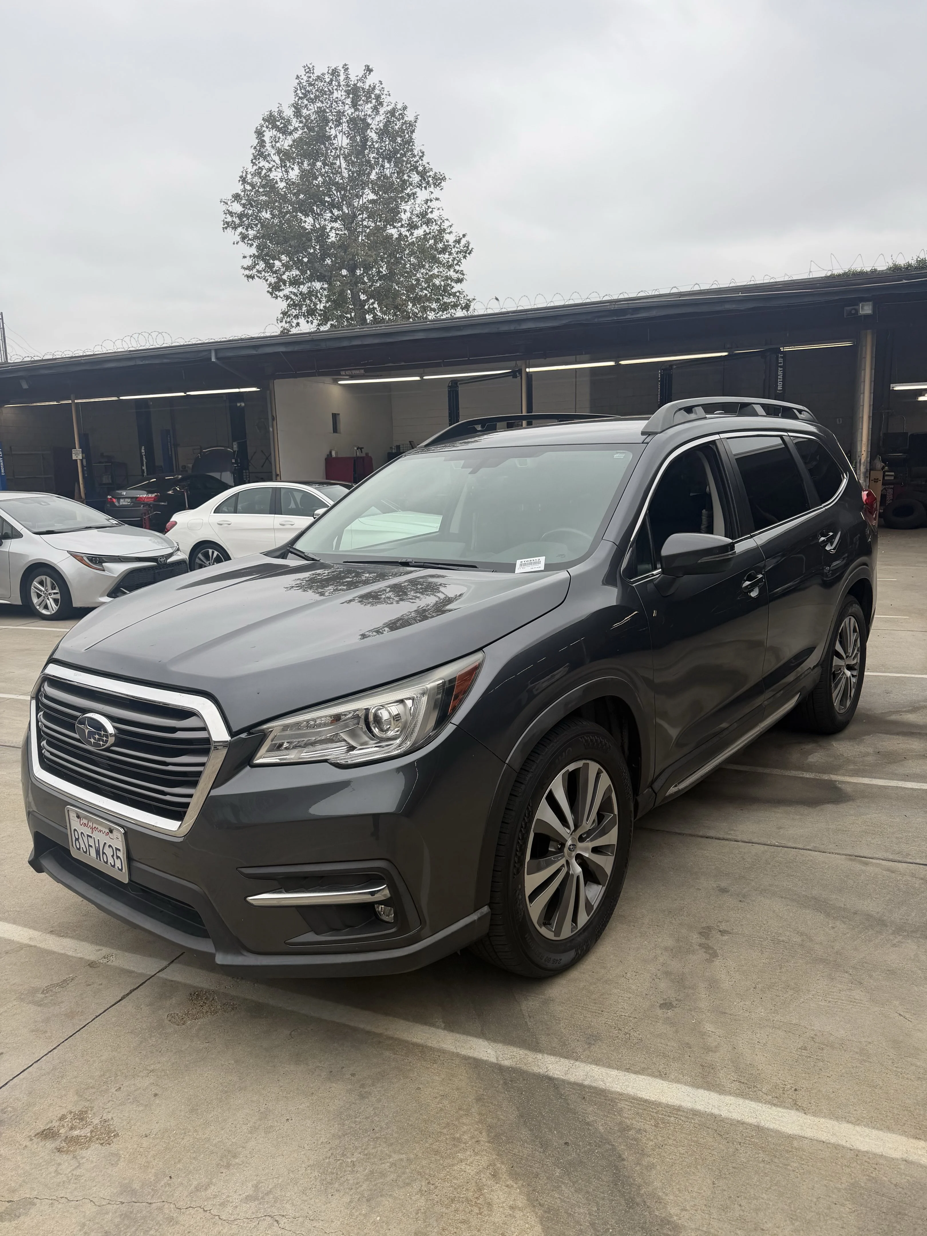 Used 2020 Magnetite Gray Metallic Subaru Limited image 1