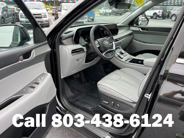 Used 2025 Black Hyundai SEL image 5