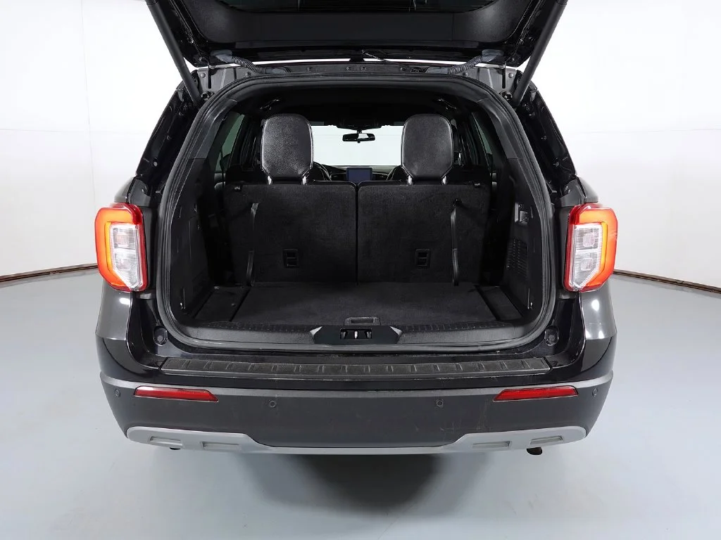 Used 2020 Black Ford XLT image 7