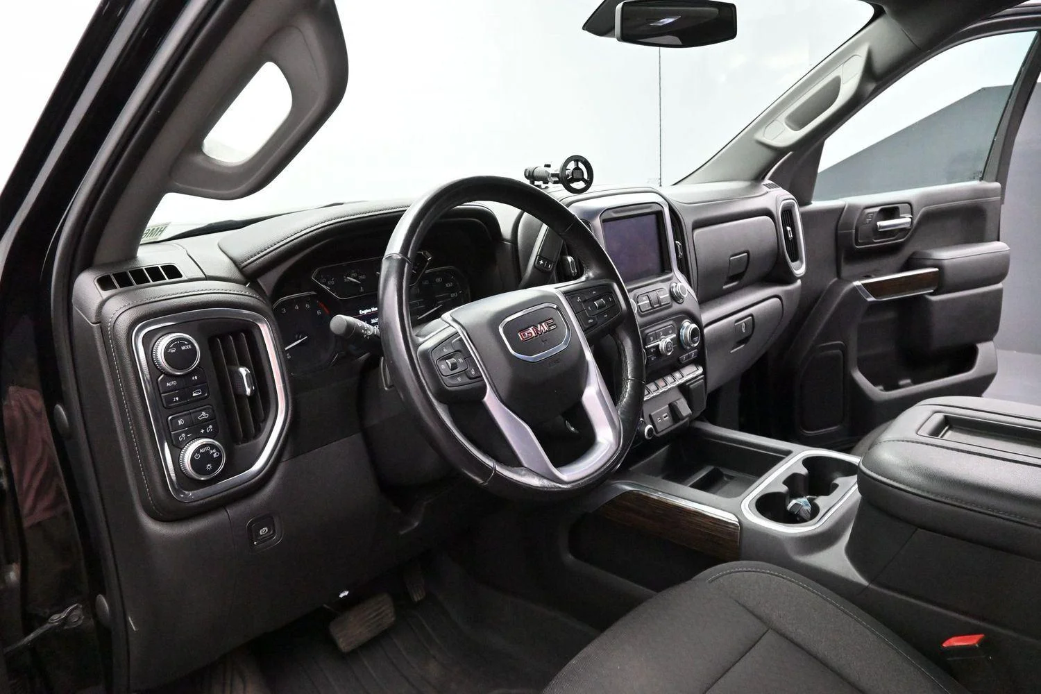 Used 2020 Onyx Black GMC Elevation image 15