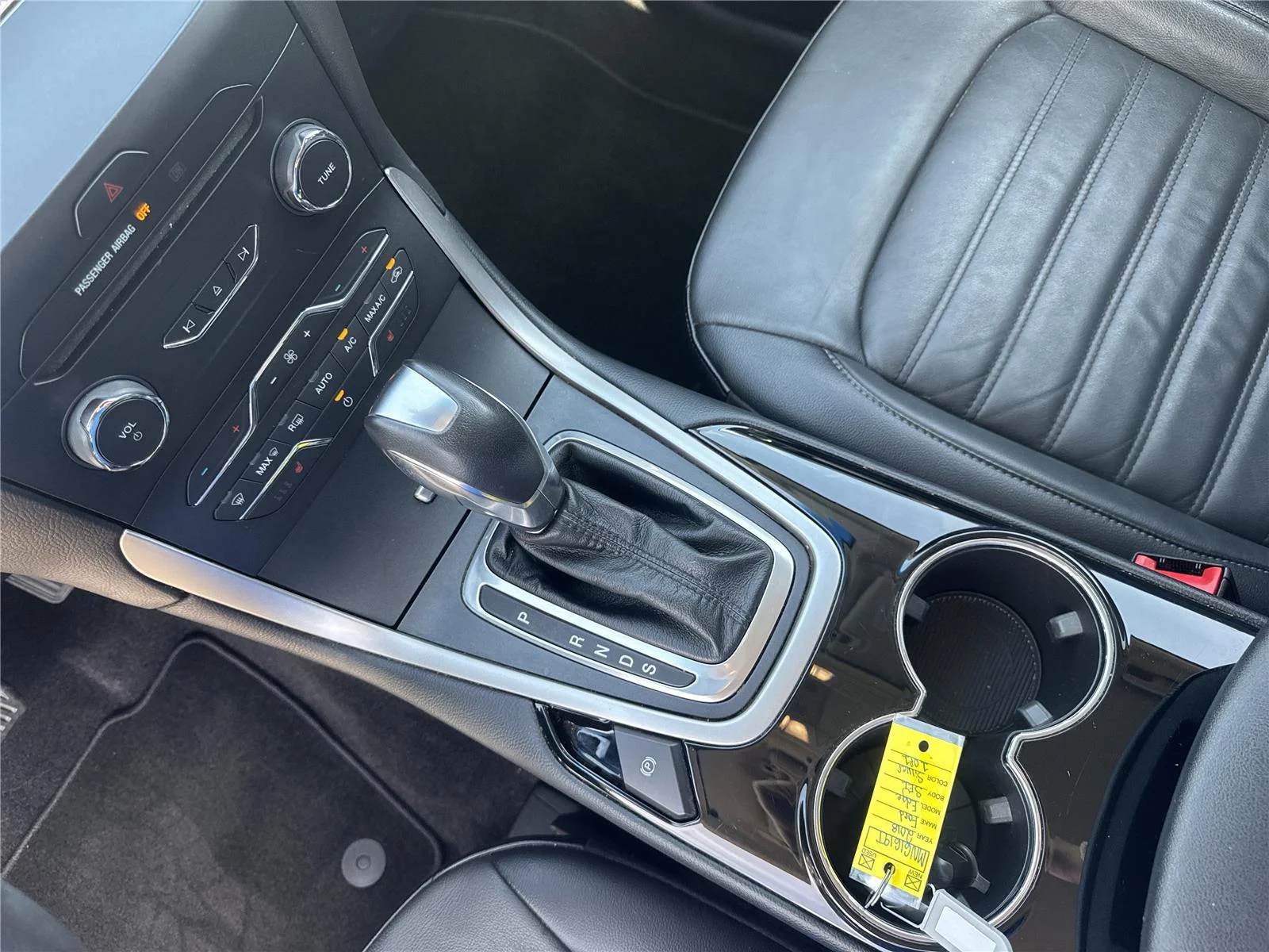 Used 2018 Ingot Silver Ford SEL image 27