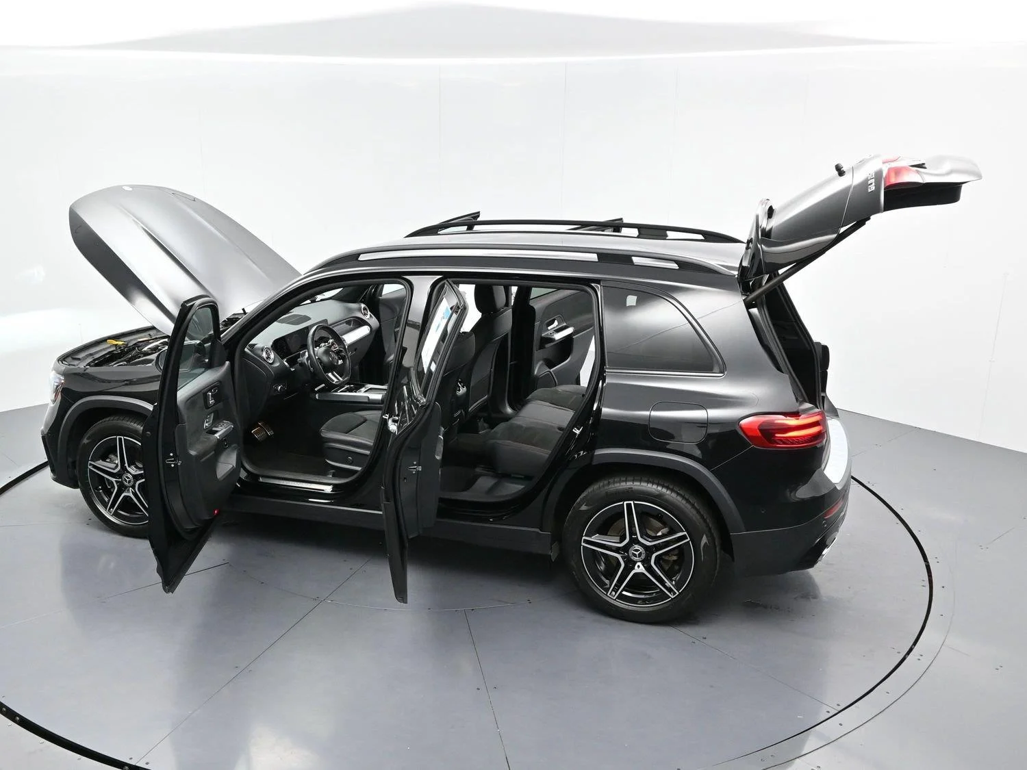 Used 2024 Black Mercedes-Benz GLB 250 image 40