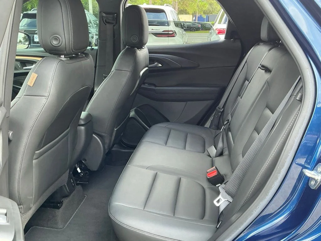 Used 2022 Blue Chevrolet ACTIV image 31
