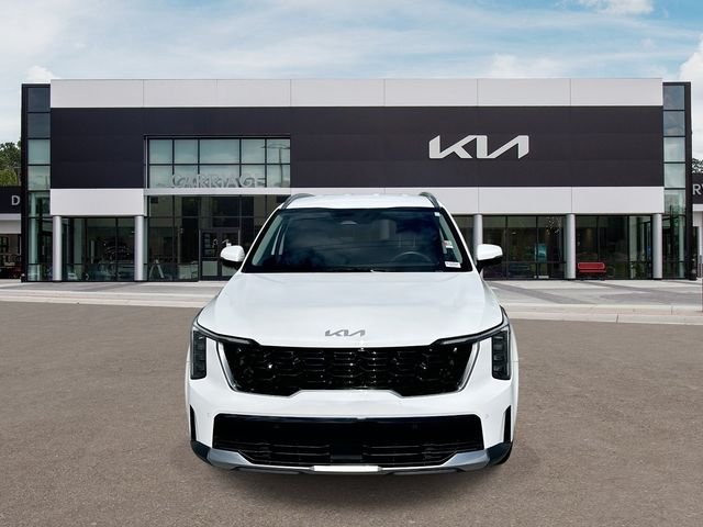 Used 2025 White Kia S image 3