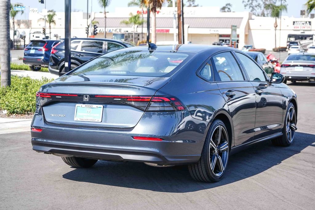 New 2026 Meteorite Gray Metallic Honda SE image 7
