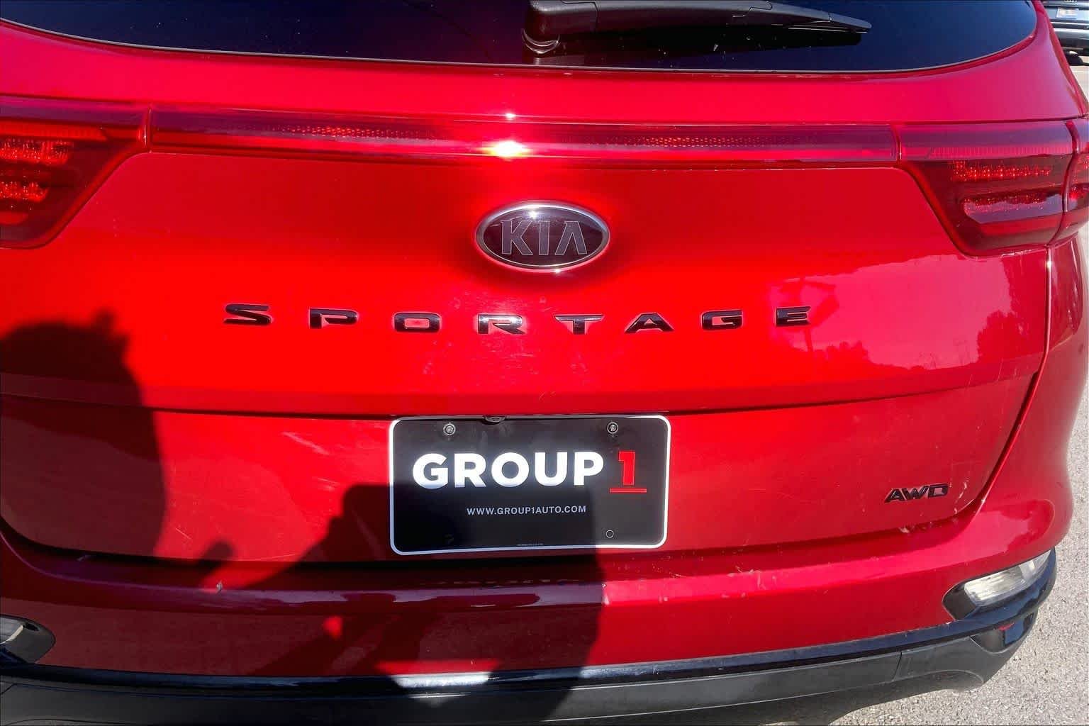 Used 2022 Hyper Red Kia Nightfall image 30