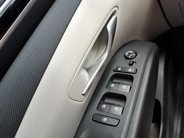 Certified Used 2023 White Hyundai SEL image 30