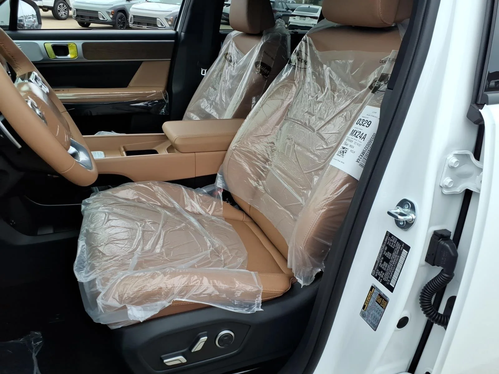 New 2026 SERENITY WHITE / BROWN HYUNDAI LIMITED 6P AWD image 4