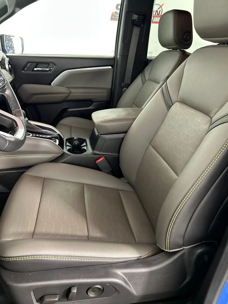 Used 2025 Blue Chevrolet ZR2 image 13