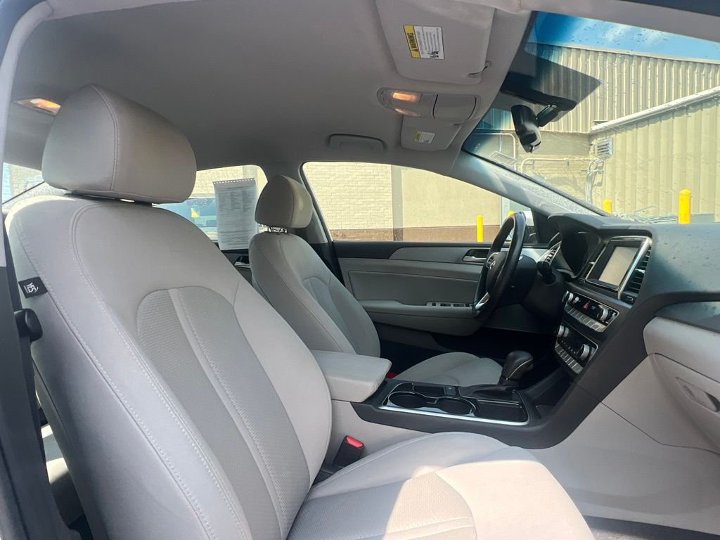 Used 2019 Silver Hyundai SEL image 12