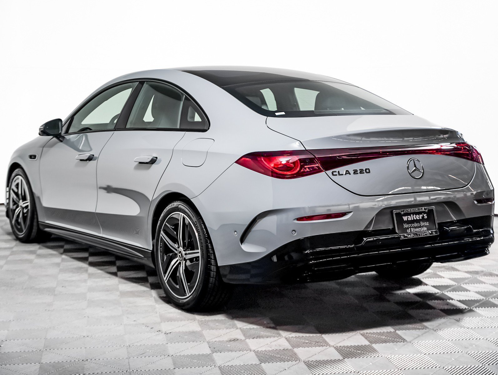 New 2027 MANUFAKTUR Alpine Grey Mercedes-Benz CLA 220 image 2