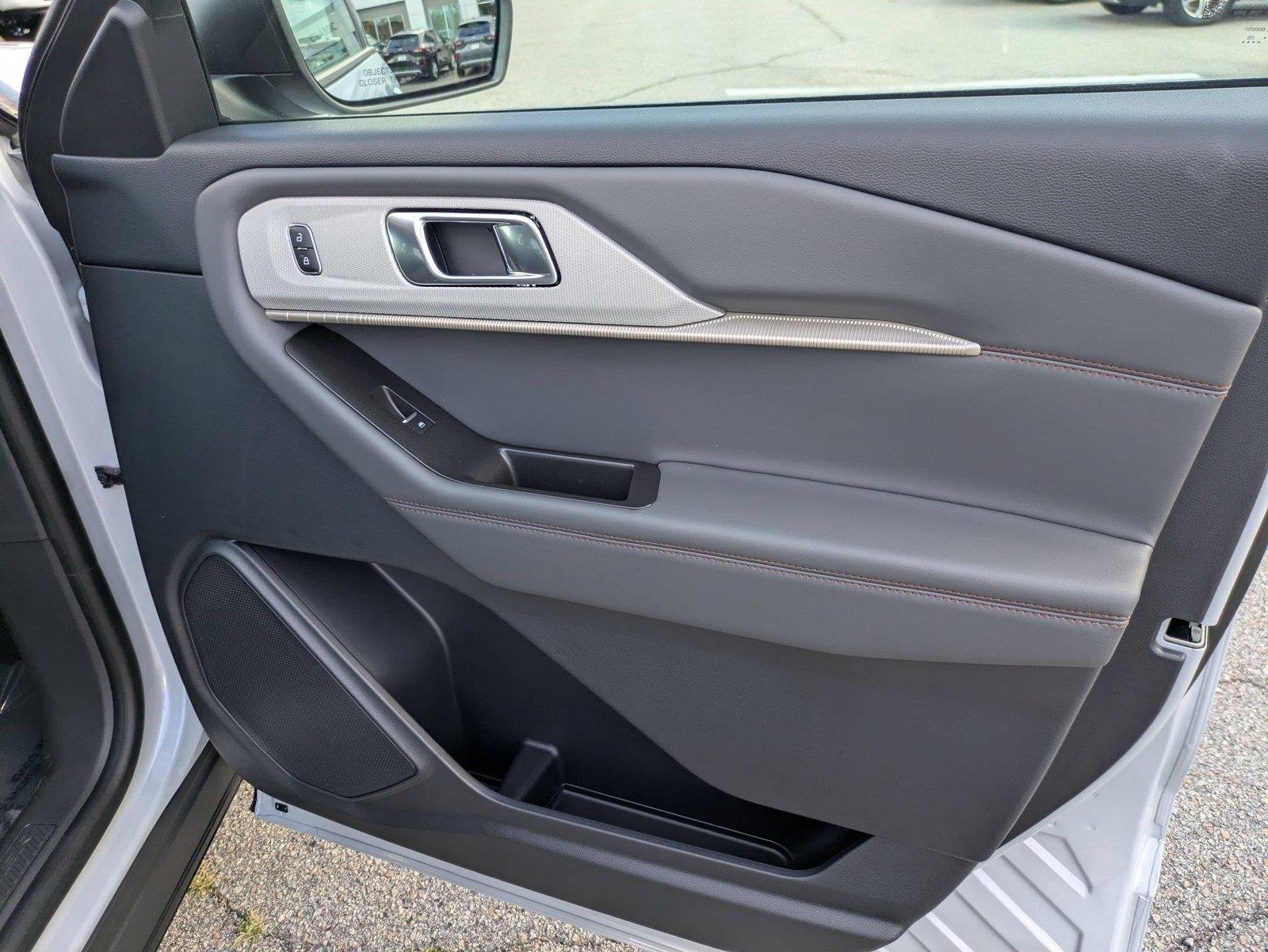 New 2026 Space White Metallic Ford Active image 31