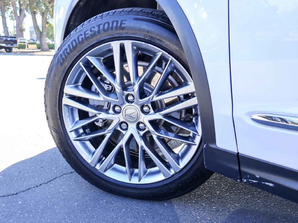 Used 2023 Platinum White Pearl Acura Advance image 10