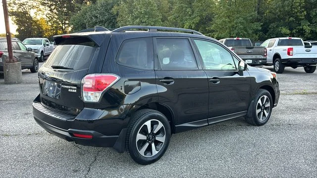Used 2017 Black Subaru 2.5i Premium image 28